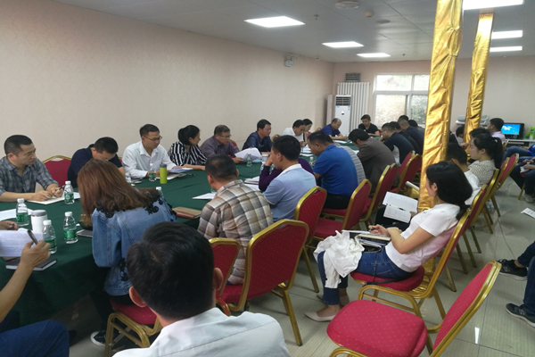 HTH华体会（中国）体育官方网站-HTH.COM
召开西站路道路工程结算审计动员大会