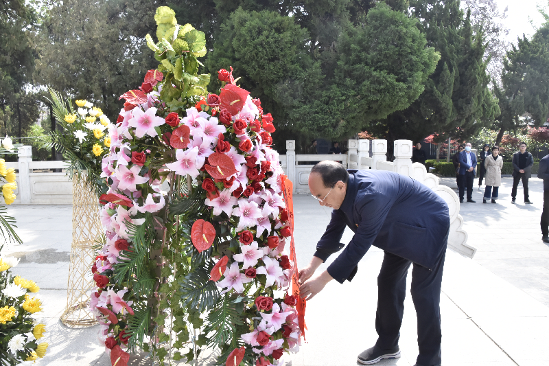 HTH华体会（中国）体育官方网站-HTH.COM
党委赴兰考开展党史学习教育主题实践活动
